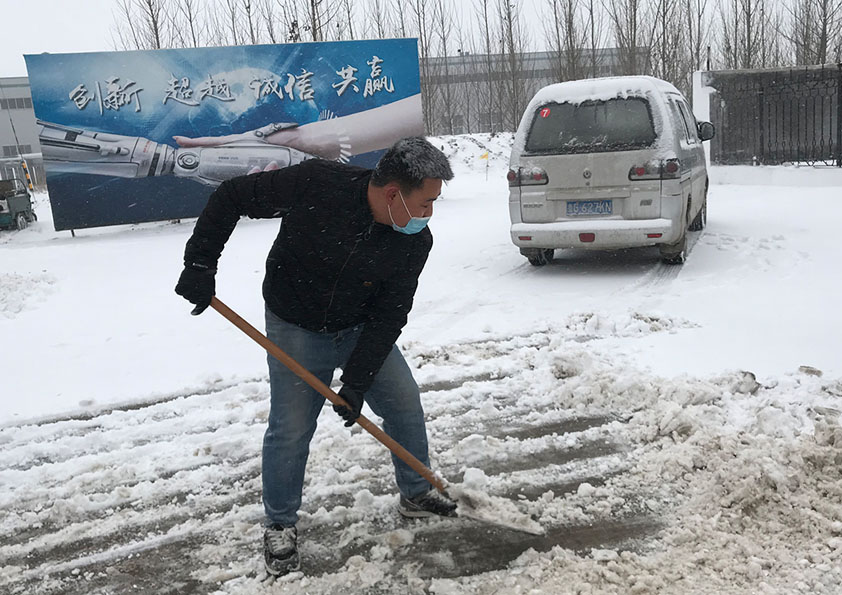 博陽(yáng)機(jī)械：冬日掃雪、天寒暖人心